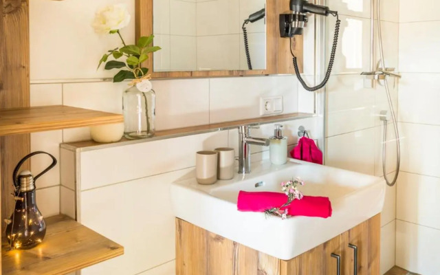 Apartment Motzenhof - Stadtnähe Salzburg - modernes Bauernhoferlebnis inklusive