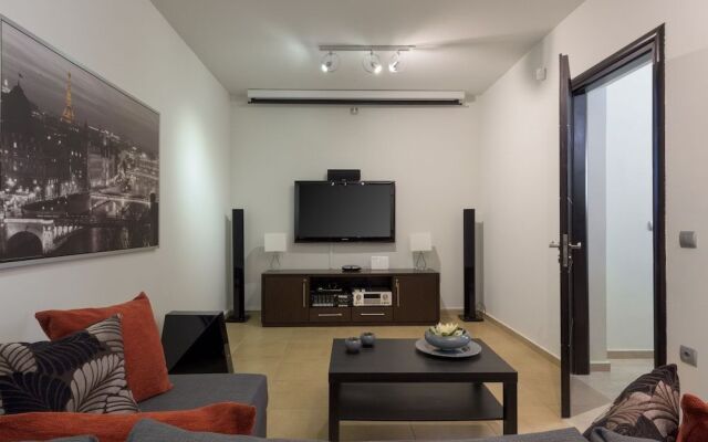 Quinn Hill Luxury Villa