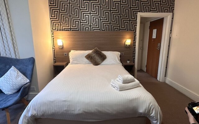 Pine Lodge Hotel & Restaurant Mansfield