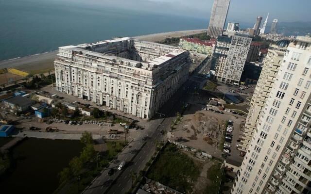 Leo Group Luxury Apartment 24-11 Alliance Palace