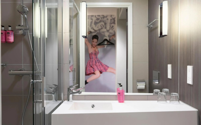 Moxy Aberdeen Airport