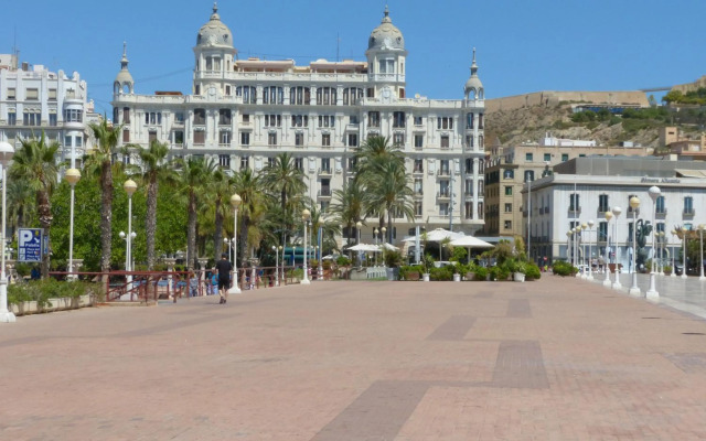 Very best flat with sea view, just 800m Postiguet-Beach