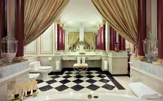 Lotte New York Palace