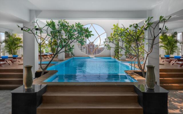 Paragon Central Hotel & Sky Bar