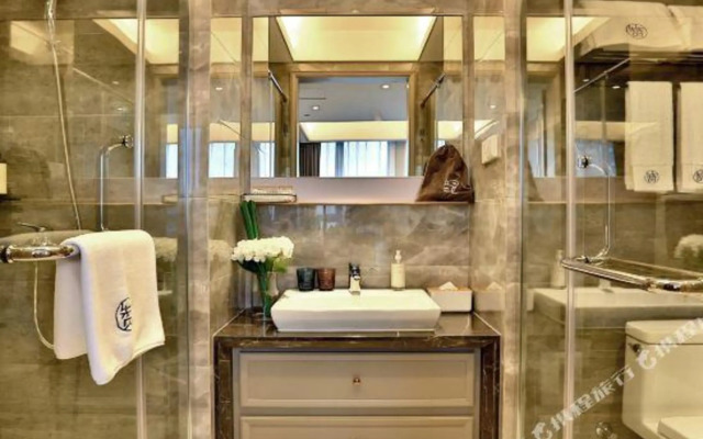 the Zan Hotel (Jinhua Jiangnan Yintai Administrative Service Center)