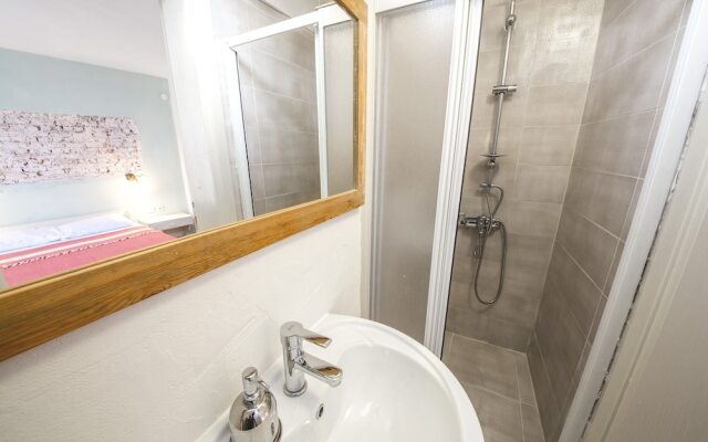 Kuytu Bed & Breakfast