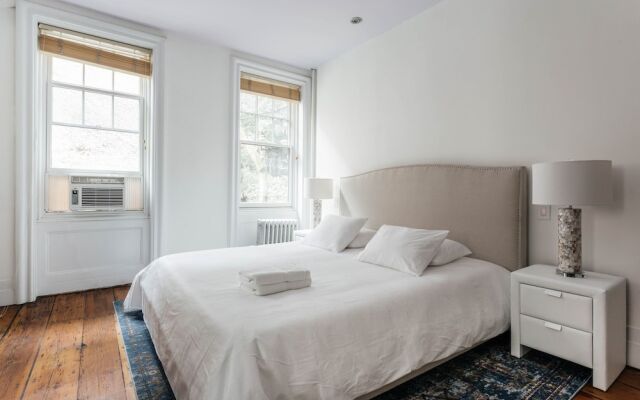 West Village 5BR Townhome & Private Yard