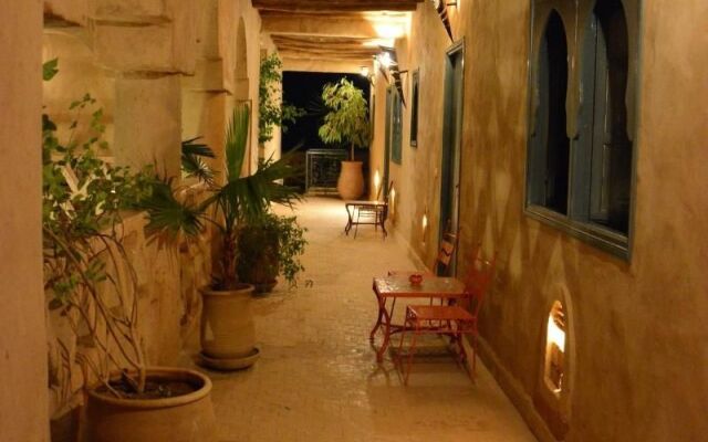 Riad Ain Khadra Khadra