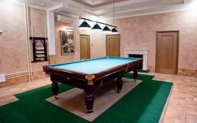 Tri Sosny Hotel
