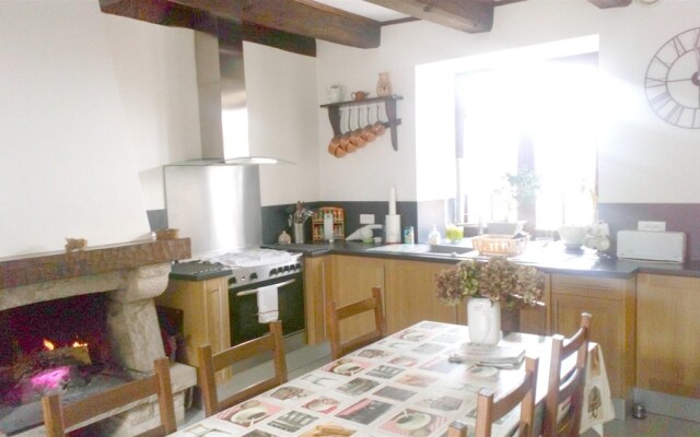 House With 4 Bedrooms in Sougéal, With Furnished Garden