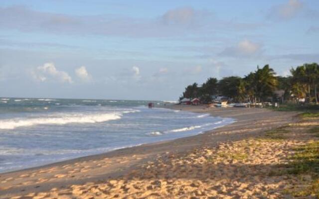 3 Suítes, praia e piscina