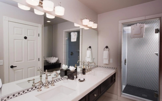 The Chateau at Lake La Quinta