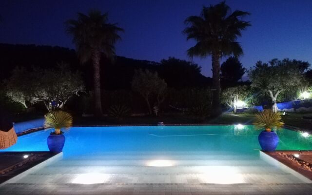 Villa avec piscine chauffée