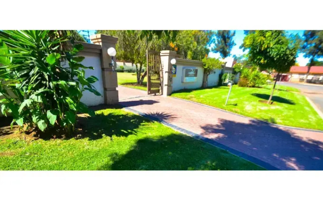 Lekoa Bed and Breakfast and Trading