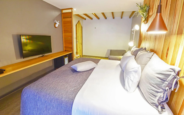 Family Tree Hotel