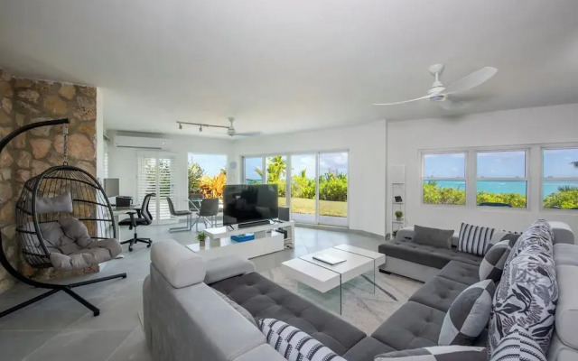Caribbean Dream: Secluded Villa With Private Beachfront