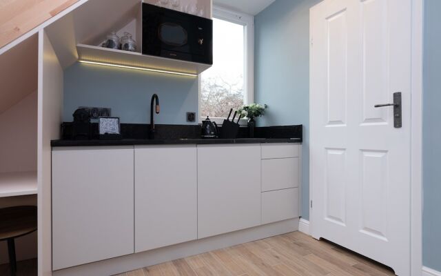 Wawel Apartments - Riverside Castle