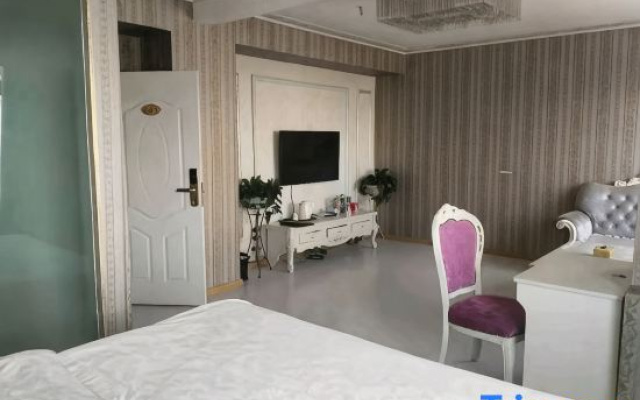 Sanhe European Theme Hotel