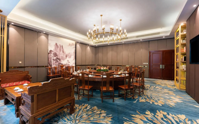Venus Royal Hotel (Nanning High-speed East Railway Station)