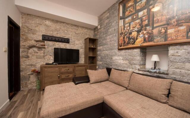 Elena Rooms