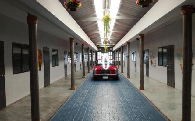 Sea Sand House Resort