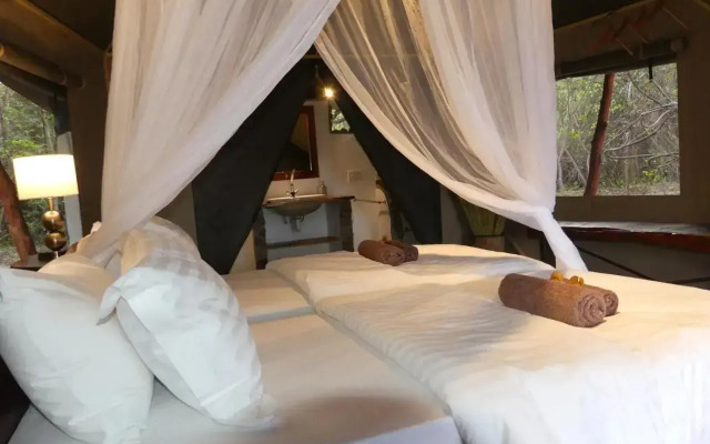Mobola Lodge