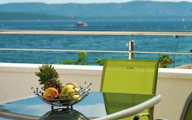 Sea-view Villa in Bol with Hot Tub, Sauna, Whirlpool