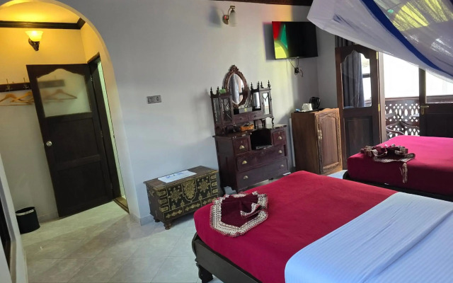 Dhow Palace Hotel