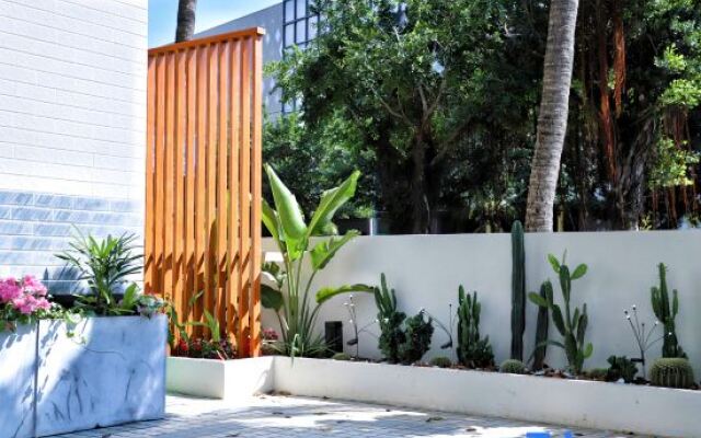 Sanya icare Aiqi Hotel (Dadonghai No.1 Harbour City)