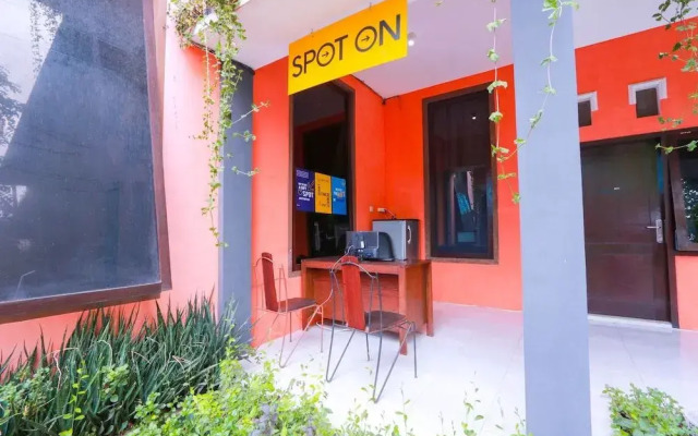 SPOT ON 2117 Anugerah Family Residence