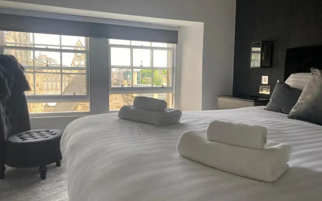 Luxury royal mile boutique 2bedroom apartment