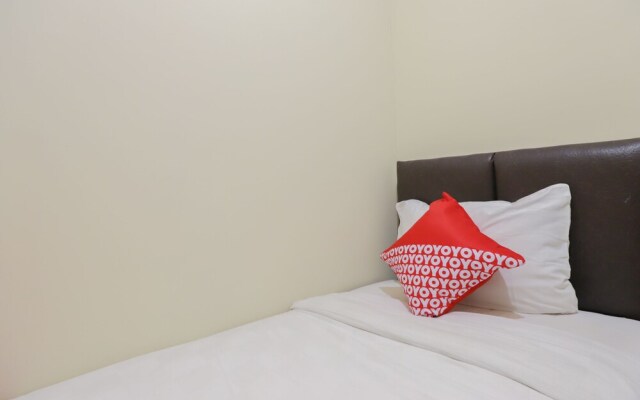 Lauv Room Grand Centerpoint by OYO Rooms