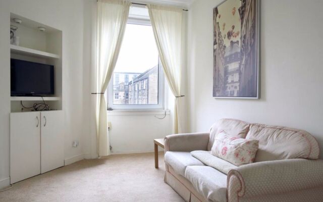 1 Bedroom Apartment In The Shore Leith