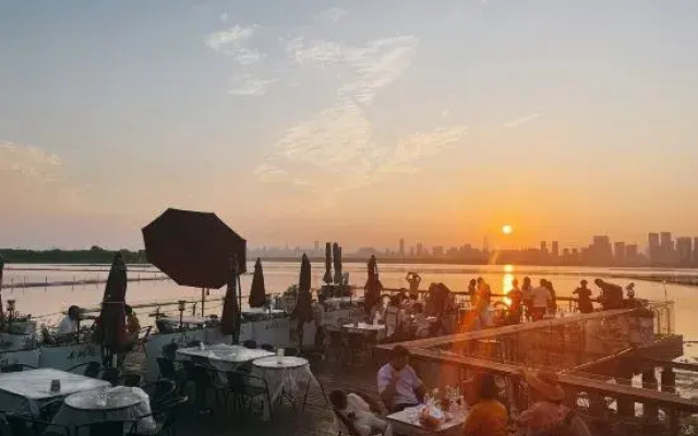 Pujin Hotel (Wuhan High Speed Railway Station Happy Valley Branch)