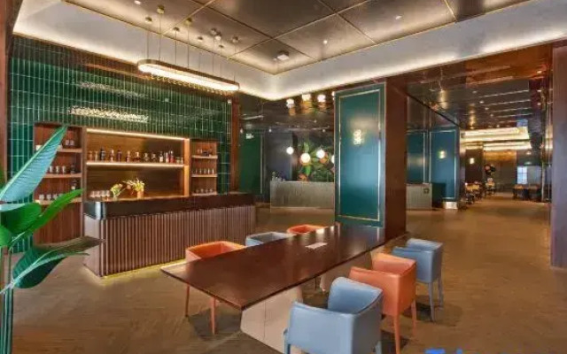 Orange Hotel (Wuhan Qingnian wansongyuan Road)