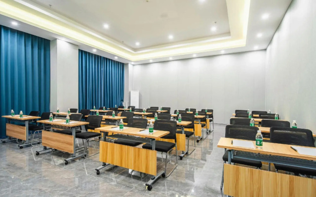 Xinyuan Hot Spring Hotel