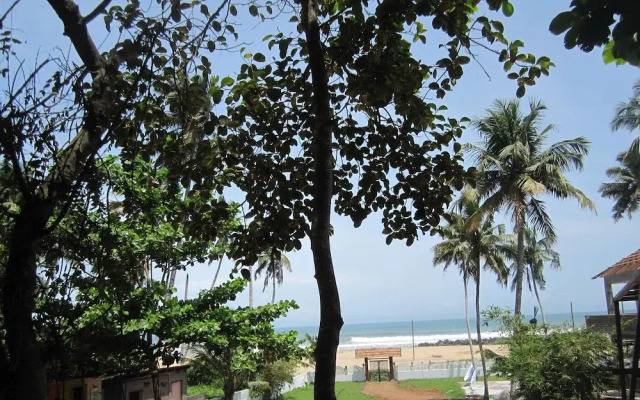 M R Beach & Cottages