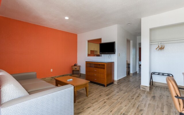 Studio 6 Englewood, FL