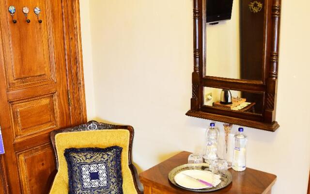 Ottoman Suites by Seratonin