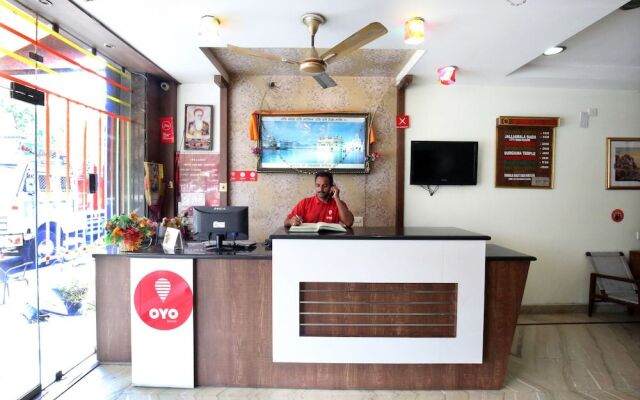 OYO 9056 Hotel Holiday Comfort