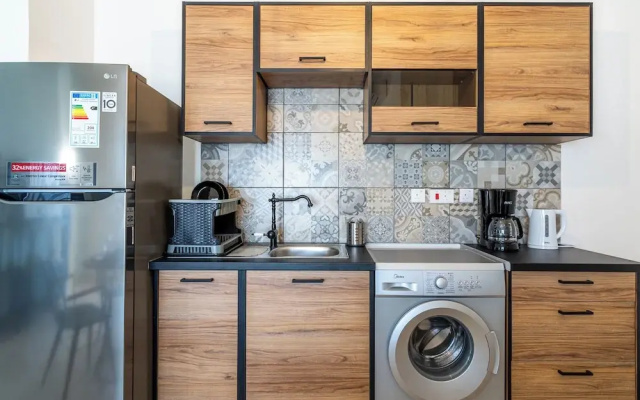 Nala - 2 Bedroom Apt & Patio in Larnaca