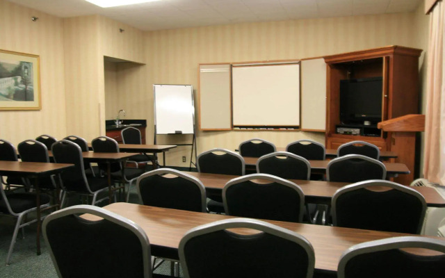 Wingate by Wyndham Cranberry