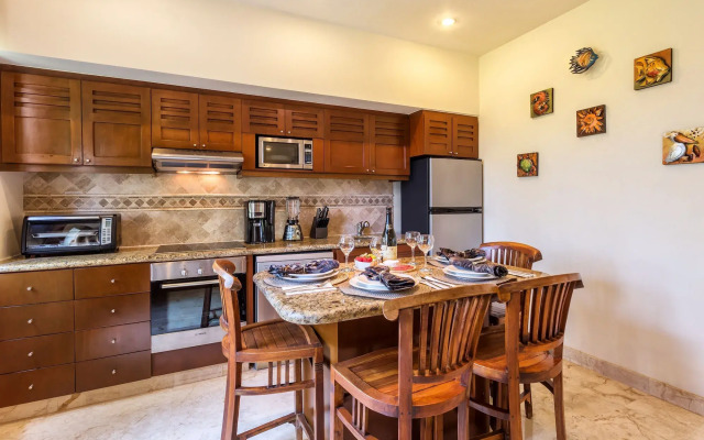 Maya Villa Condo Hotel & Beach Club
