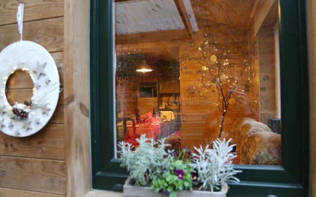 Cosy Chalet in Bomal-Sur-Ourthe with Terrace