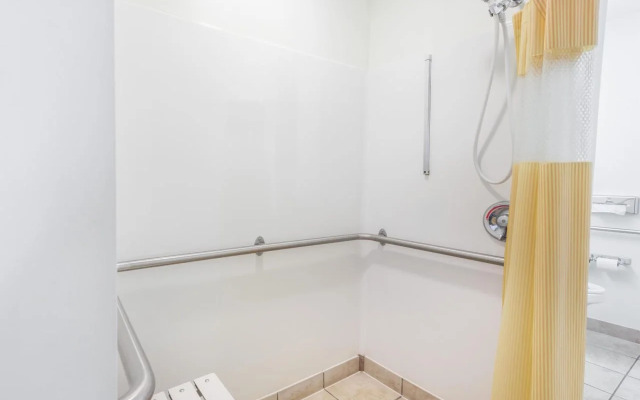 Days Inn & Suites by Wyndham Boardman