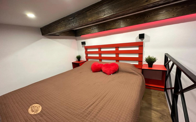 Metropolis apartment on Pekarska 2