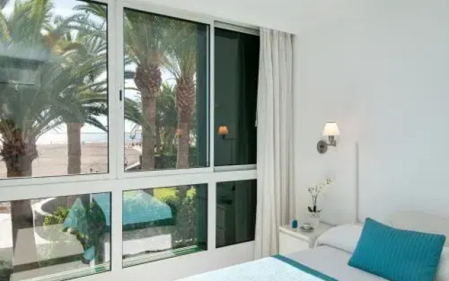 Beachfront Apartment Las Burras MRA 02