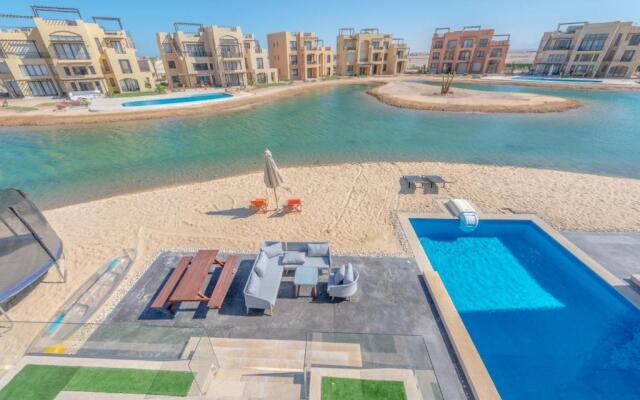 Long Island Gouna 5BR Tawila Beach House & Pool