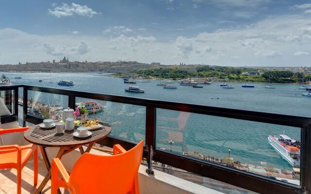 Majestic Valletta Views - 2BR Luxury Apartment