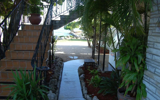 Seascape Resort & Marina